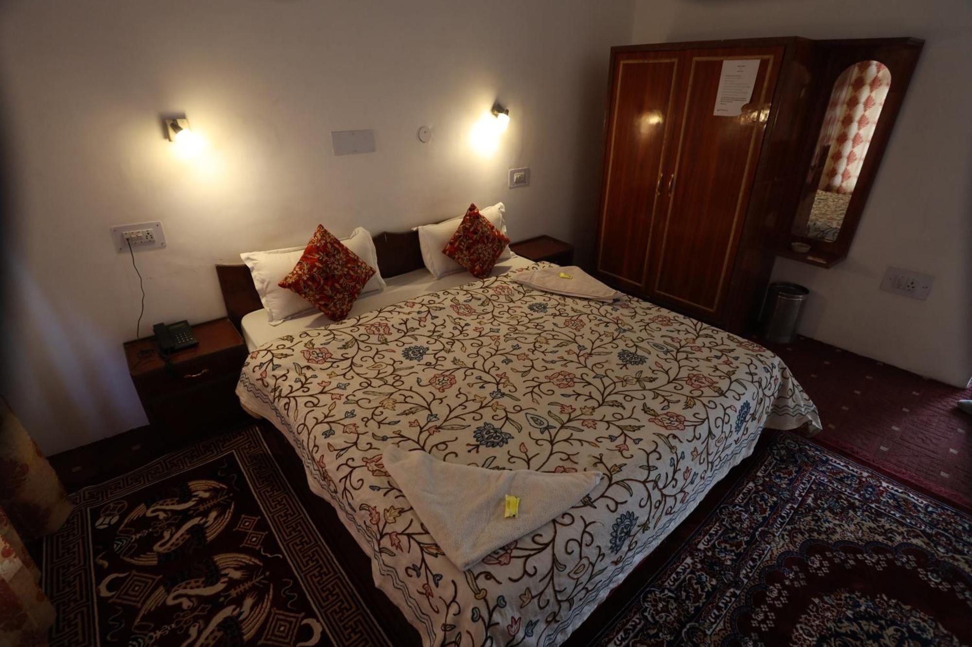 Hotel Jan Palace Лех Экстерьер фото